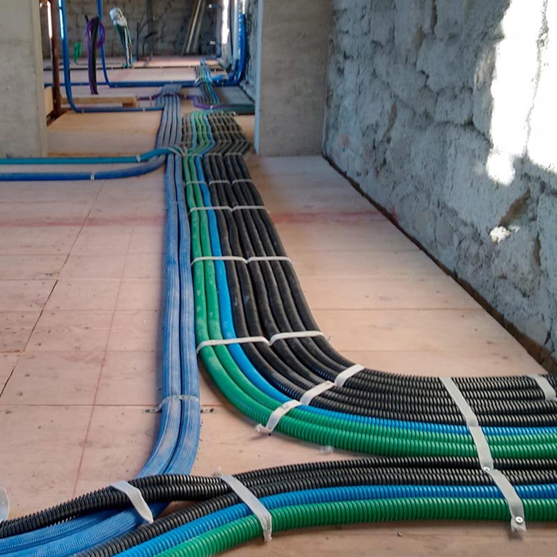 Canalizzazioni elettriche ordinate durante la posa